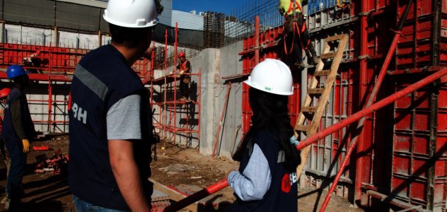 Cómo Elegir la Constructora Adecuada para Tu Proyecto Comercial