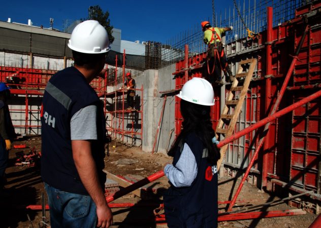 Cómo Elegir la Constructora Adecuada para Tu Proyecto Comercial