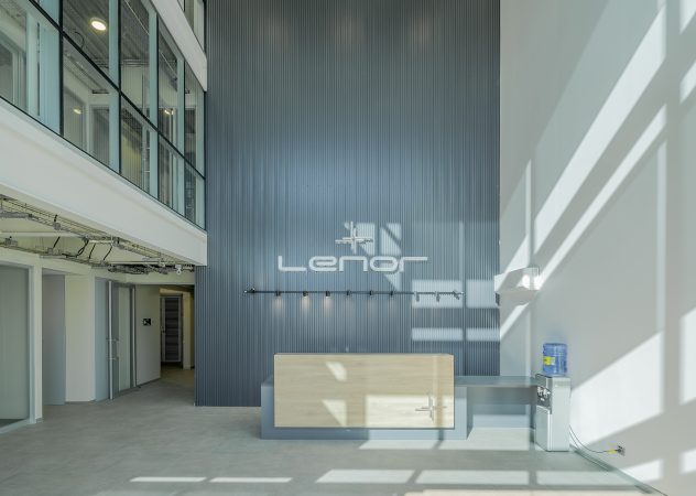 Consideraciones técnicas en la construcción de oficinas corporativas.